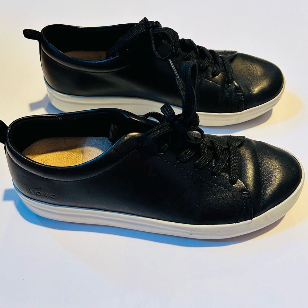 Vionic Paisley SZ 6.5 Women's Paisley Black Leather Comfort Sneaker Orthro Lace